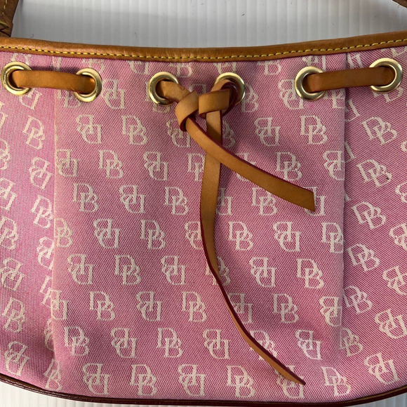 2000 Y2K Dooney & Bourke Shoulder Bag Baguette Signature Monogram Logo Baby Pink - Picture 3 of 10